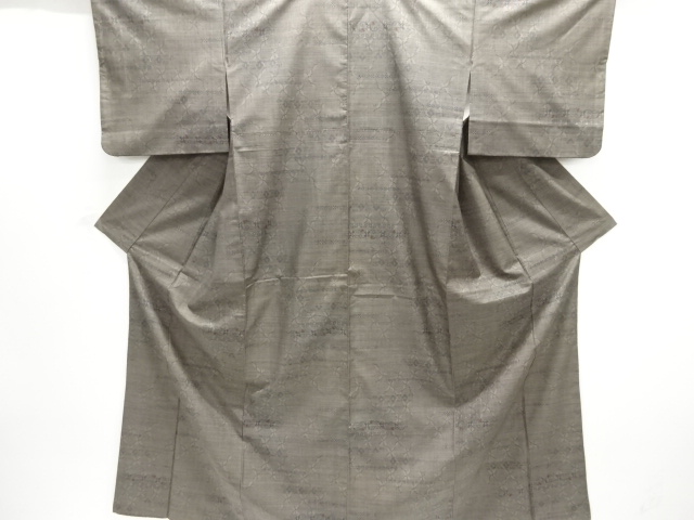 大特価品　網目に花模様織り出し本場泥大島紬着物(7マルキ)